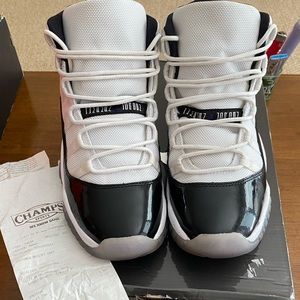 Air Jordan 11 Concords